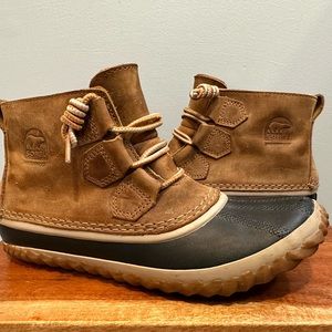 Sorel Out N’ About Rain/Snow Boots. Tan/Elk, Size 7.5.